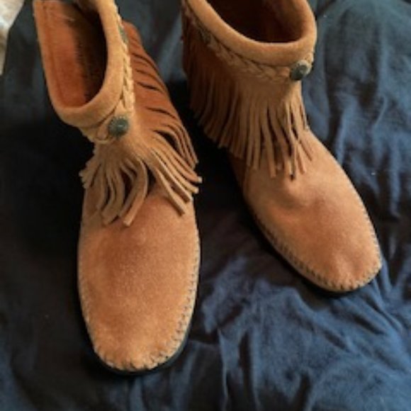 moccassins - Picture 1 of 4